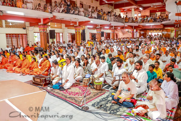 Gurupurnima en Amritapuri 2024 C