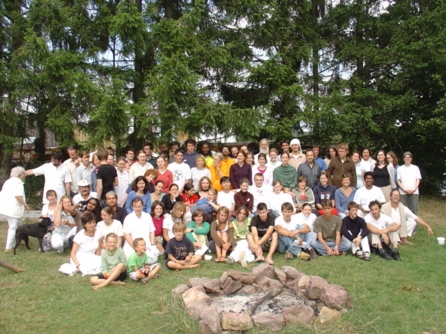 Foto grupal de la primera cumbre juvenil europea, 2004