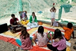 Taller de manualidades y Bhajans para niños en Piera