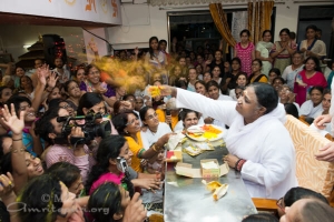 Celebraciones festivas: Amma en Bombay