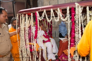 Amma visita el templo Banke Bihari