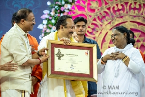 Acharya Rajesh honrado con el Amrita Keerti – Puraskara 2021