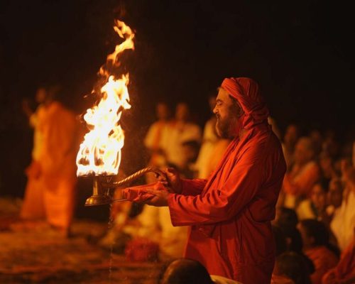 2026-mahamakham-kumbhmela-mata-amritanandamayi-devi_1200x800-1024x683